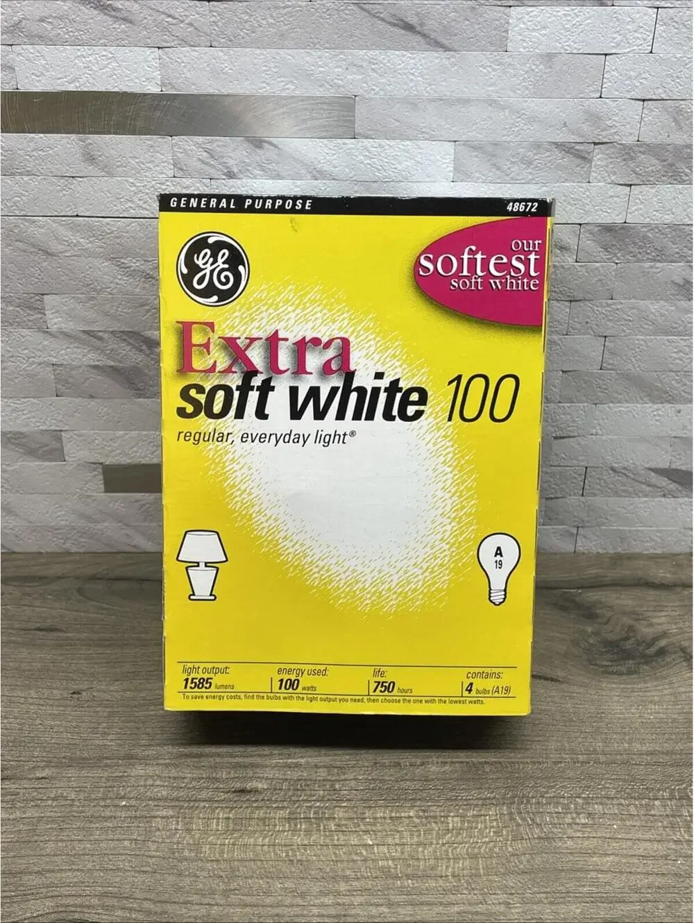 GE Extra Soft White 100W Light Bulbs - 4 Pack NEW Old Stock